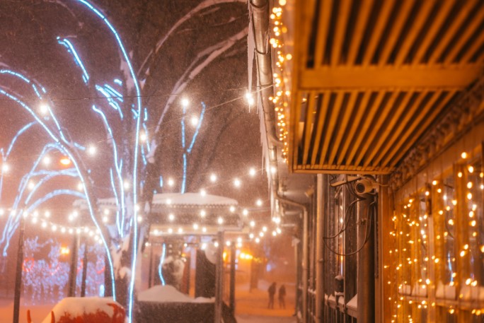 идеи декора с гирляндой бахрома